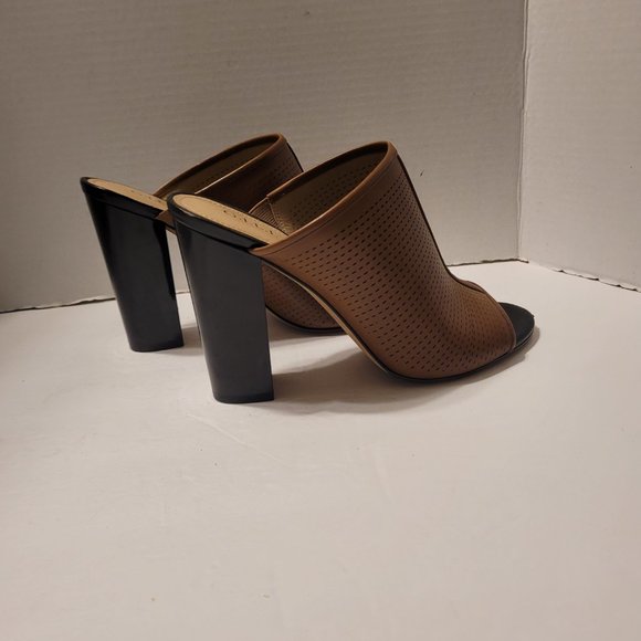 G.I.L.I. Womens Brown Perforated Leather Priscilla Heeled Mules Size 8 - Picture 3 of 9